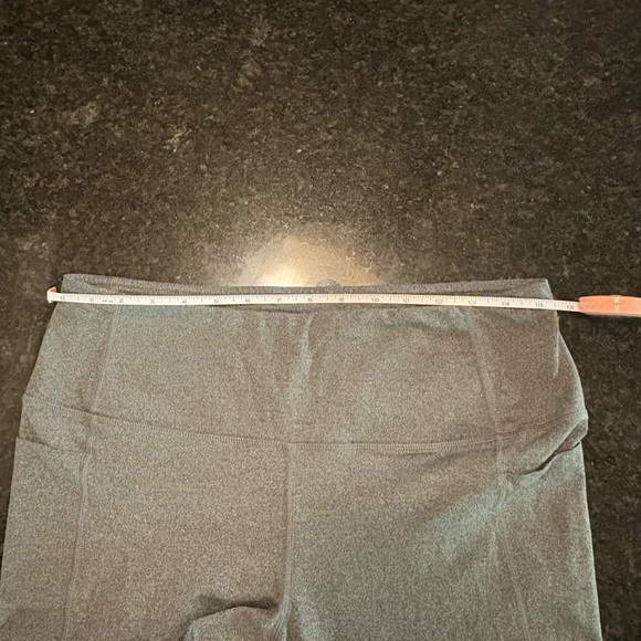 Women’s Gray 7/8 Moto Pocket Leggings Size XL - Picture 4 of 6